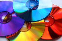 Компакт-диски все еще живы и востребованы. Почему?