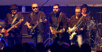Выходит альбом Don't Fear The Reaper: The Best Of Blue Oyster Cult